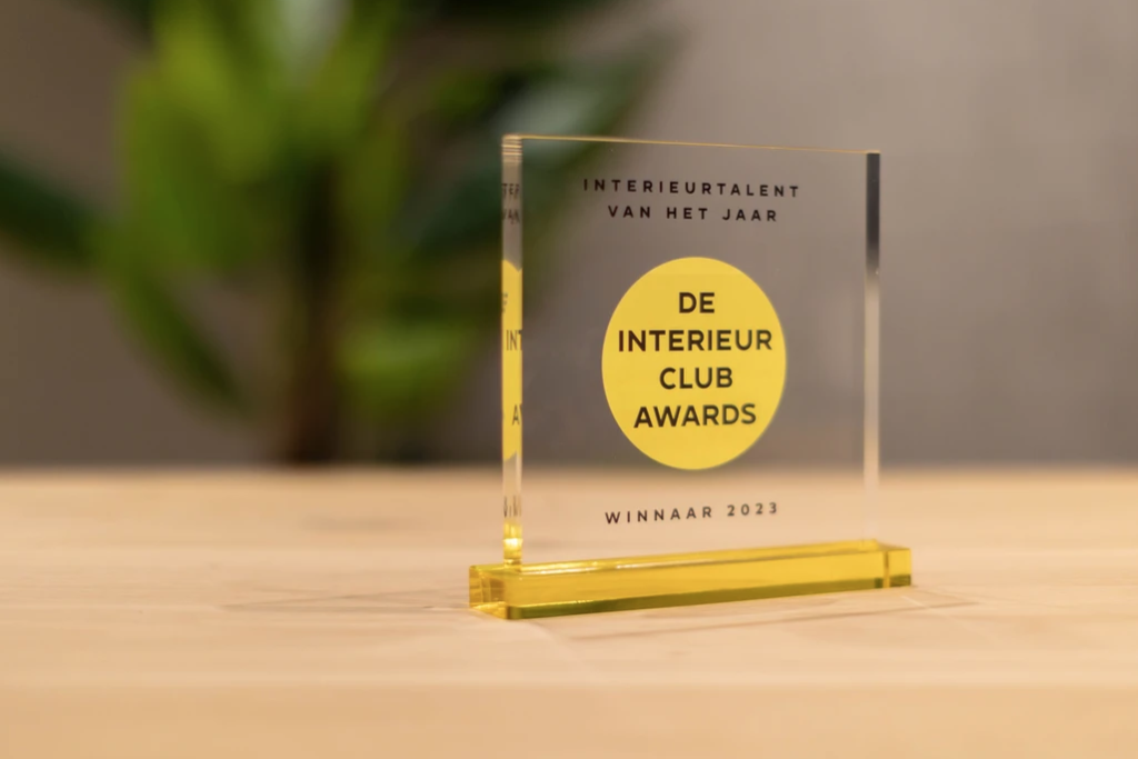 Interieur Club Award on table